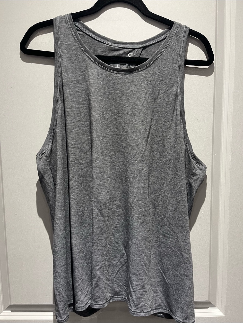 GAP Fit Women’s Sleeveless Tank Top